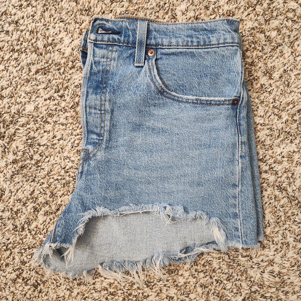 Levi’s 501 Medium Wash Mid-Rise Distressed Cut-Off Denim Shorts  W29 (#2) - Picture 5 of 11